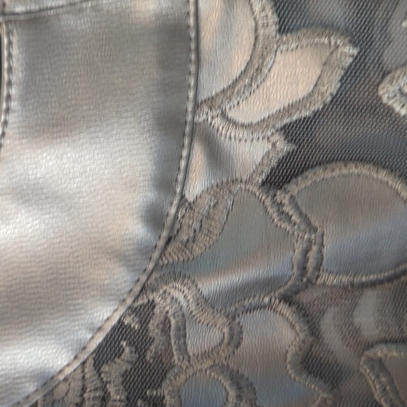 Colleen Lopez Best Dressed Silver Faux Leather And Mesh Jacket - Picture 12 of 16